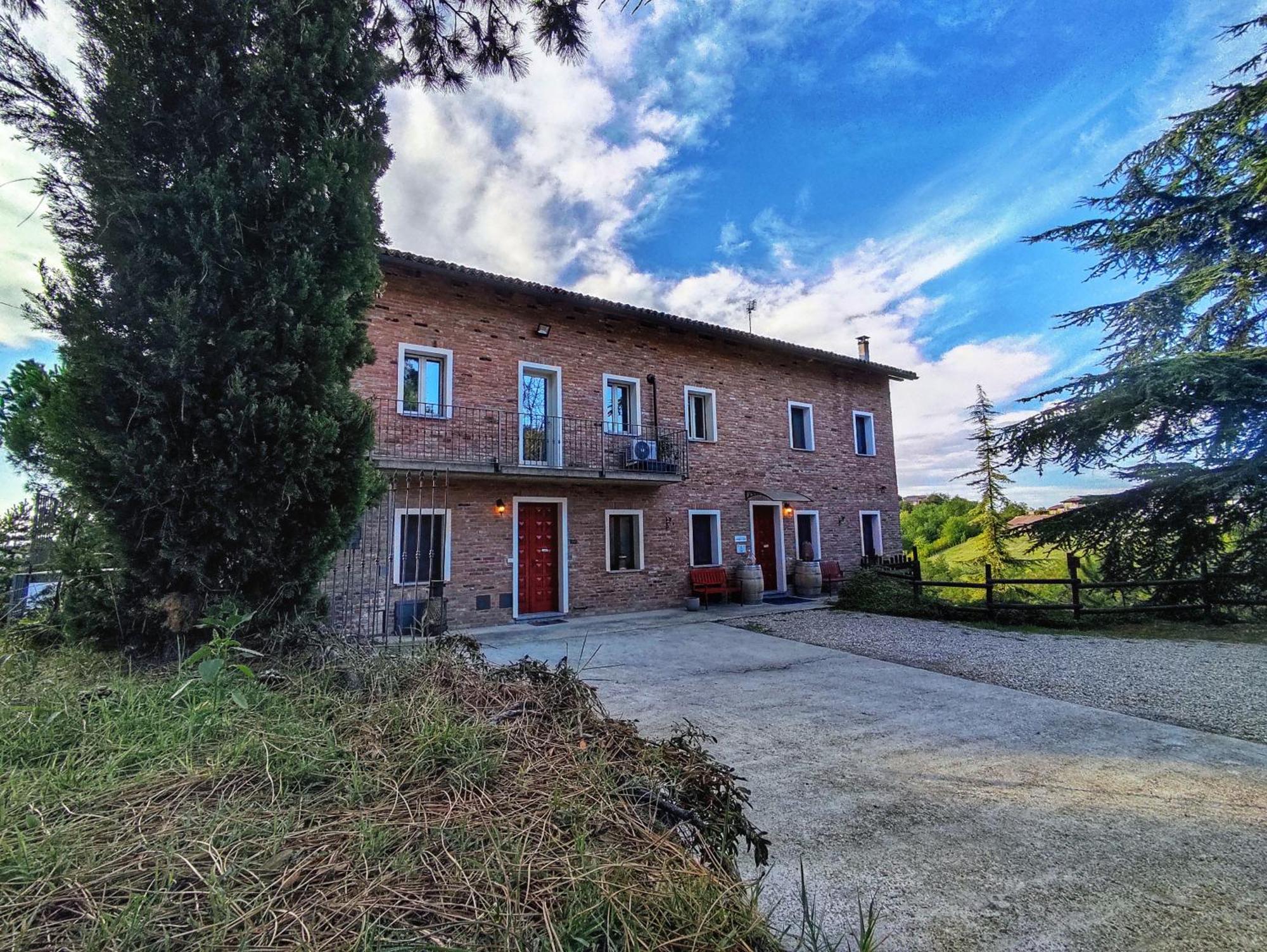 La Tomatica In Commedia Villa Mongardino Exterior photo